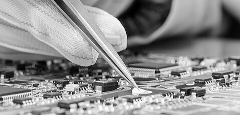 EMS - Maßgeschneiderte Elektroniksysteme und Komponenten EMS - Maßgeschneiderte Elektroniksysteme und Komponenten